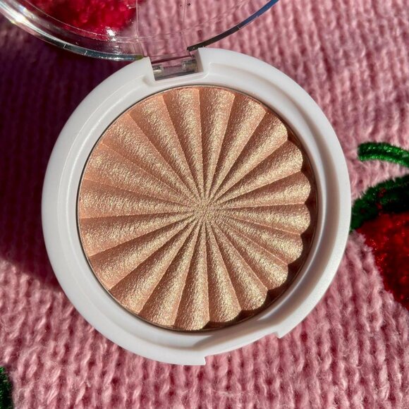 Ofra Highlighter in Soho - Picture 2 of 4